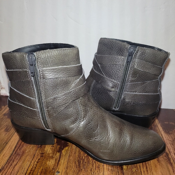 L.L. BEAN Signature‎ heeled buckle boots gray Size 8 - Picture 10 of 11